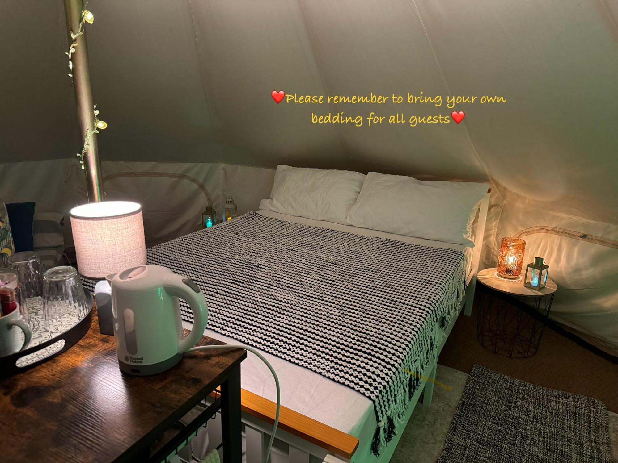 Spacious Bell Tent At Herigerbi Park Lincolnshire Villa แกรนแธม ภายนอก รูปภาพ
